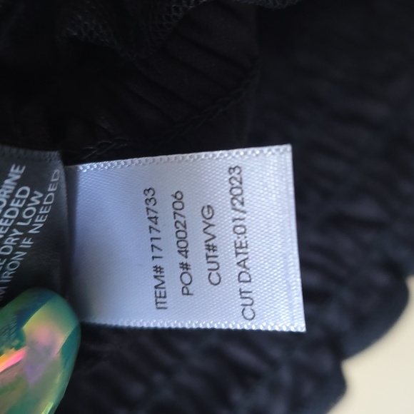 Torrid Black Lace Smocked Crop Top 3x - Picture 11 of 12